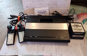 Clean Atari 7800 Console w/2 Proline Controllers, 3 games, RF Cord, & New Plug.