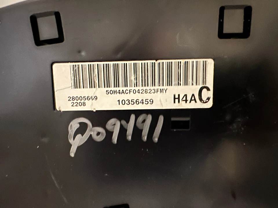 Speedometer Instrument Cluster 2005 GMC Envoy / XL Dash 113,868 Miles REBUILT - Image 3 of 3