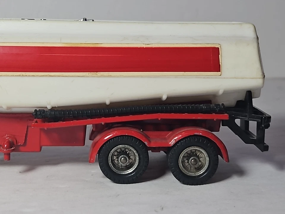 Camión Corgi Toys Major Mack con petrolero Glostersaro ESSO 1152 Foto 4 de 4
