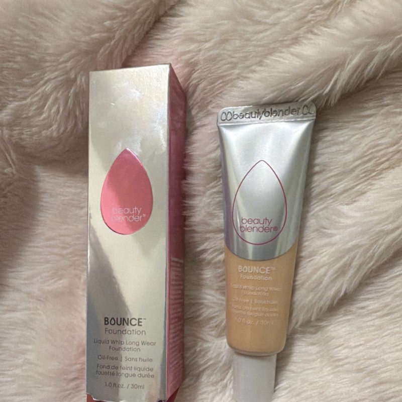 beautyblender BOUNCE Liquid Foundation Full Cover Matte 2.30 W Light Golden 1 oz