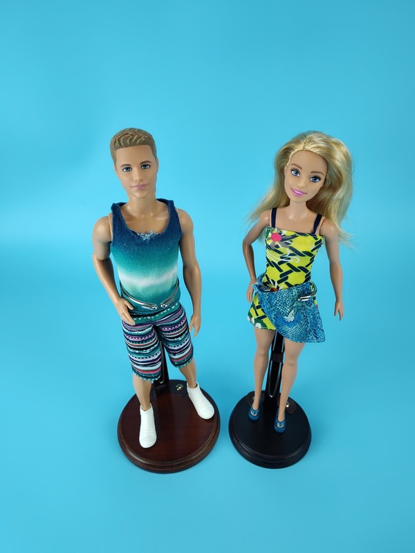 Mattel Fashionistas 2015 Barbie & 2009 Ken Beach Dolls Lot Of 2 + Outfits Blonde