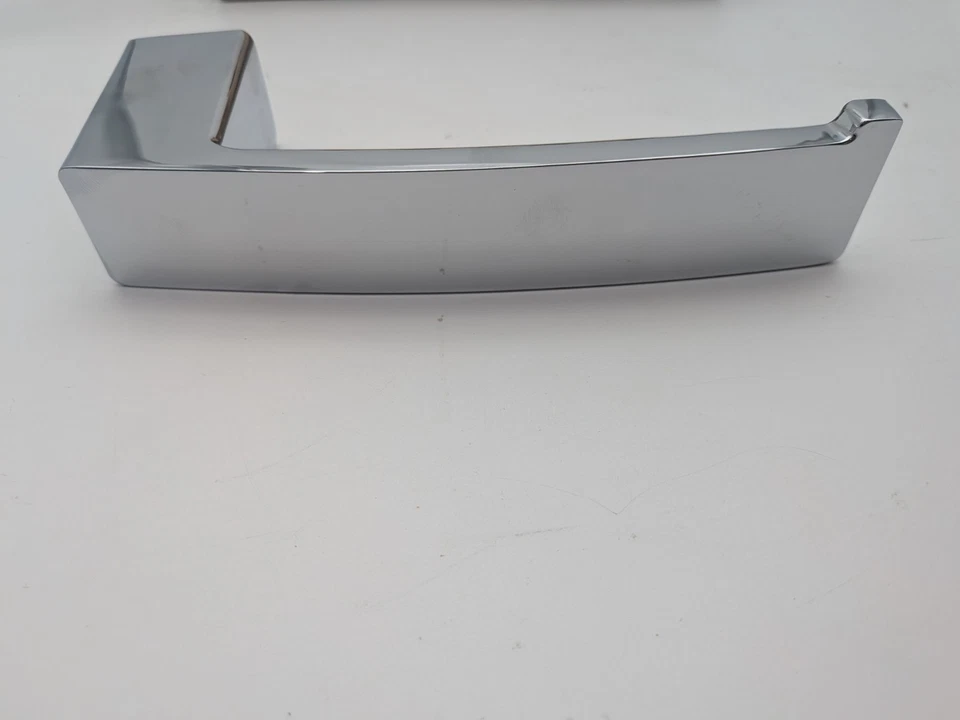 Держатель для туалетной бумаги Pfister Kenzo BPH-DF1C с одной стойкой — хромированная отделка - Изображение 2 из 4