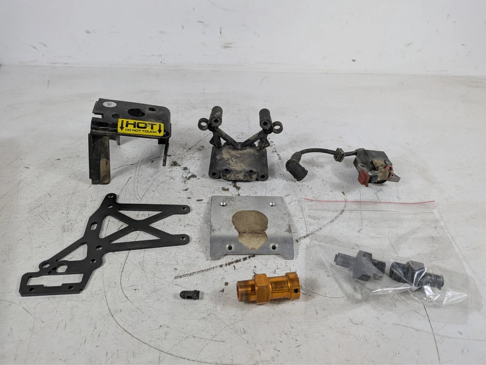 HPI Baja 5b 1/5th scale RC Buggy Misc Parts Lot - Image 2 of 2