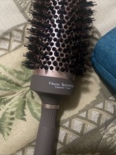 Spazzola rotonda termica ceramica e ionica Keratin Complex Nano Technology 3,5 pollici