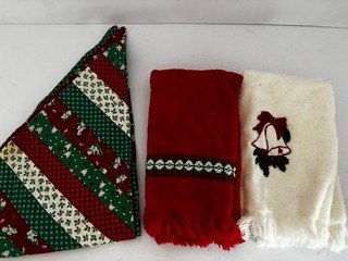 Vintage Christmas Hand towels Lot Of 2 Plus Beautiful Table Triangles Runner