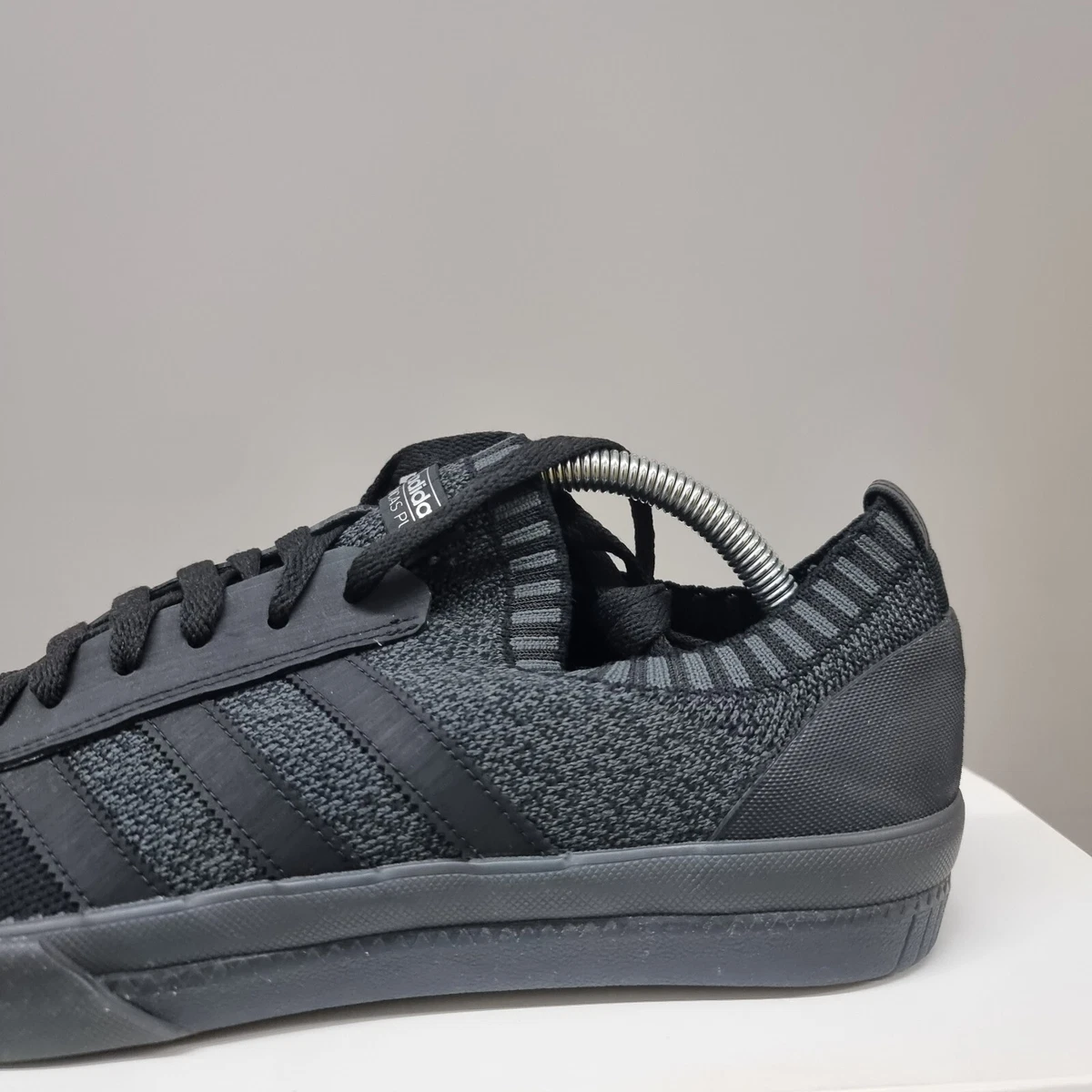 Adidas skateboarding lucas top premiere trainers in black