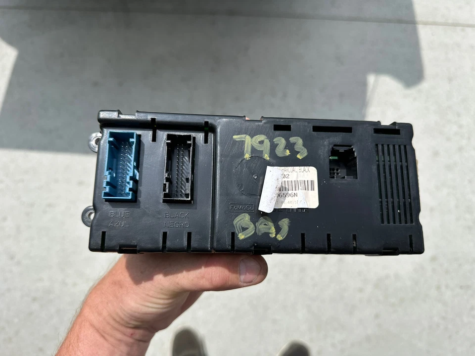 2011 LINCOLN NAVIGATOR OEM FRONT HEATER A/C CLIMATE CONTROL PANEL BL74-18C612-BA - Image 3 of 4