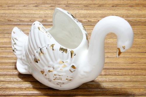 Swan Planter Vase American Bisque Co USA Pottery White With 22 KT Trim Vintage - Picture 6 of 7