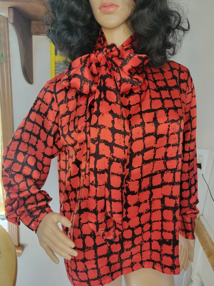 Vtg 70s Yves Saint Laurent Paris Rive Gauche silk blouse sz 40 excellent cond - Image 3 of 4