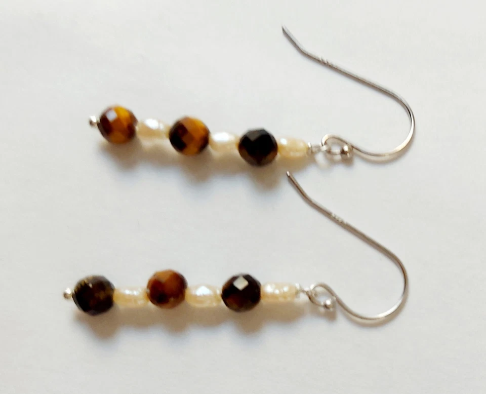 Orecchini pendenti in argento 925 con pietre occhio di tigre e perle idea natale - Immagine 3 di 4