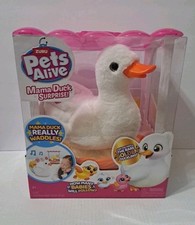 Zuru Pets Alive Mama  Baby Surprise Mama Duck  Baby Ducklings
