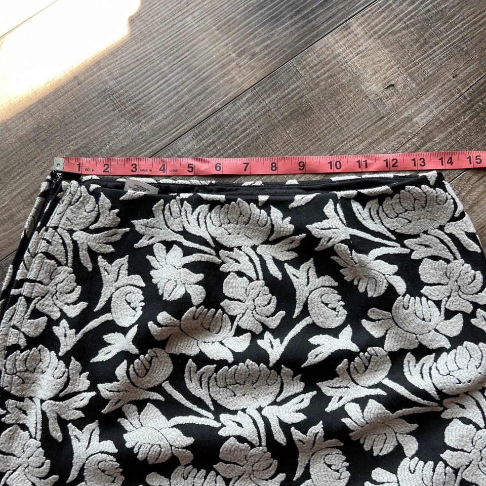 Minifalda Rachel Roy Jacquard Floral Blanco y Negro Tapiz Falda Lápiz Talla 0 Foto 4 de 4