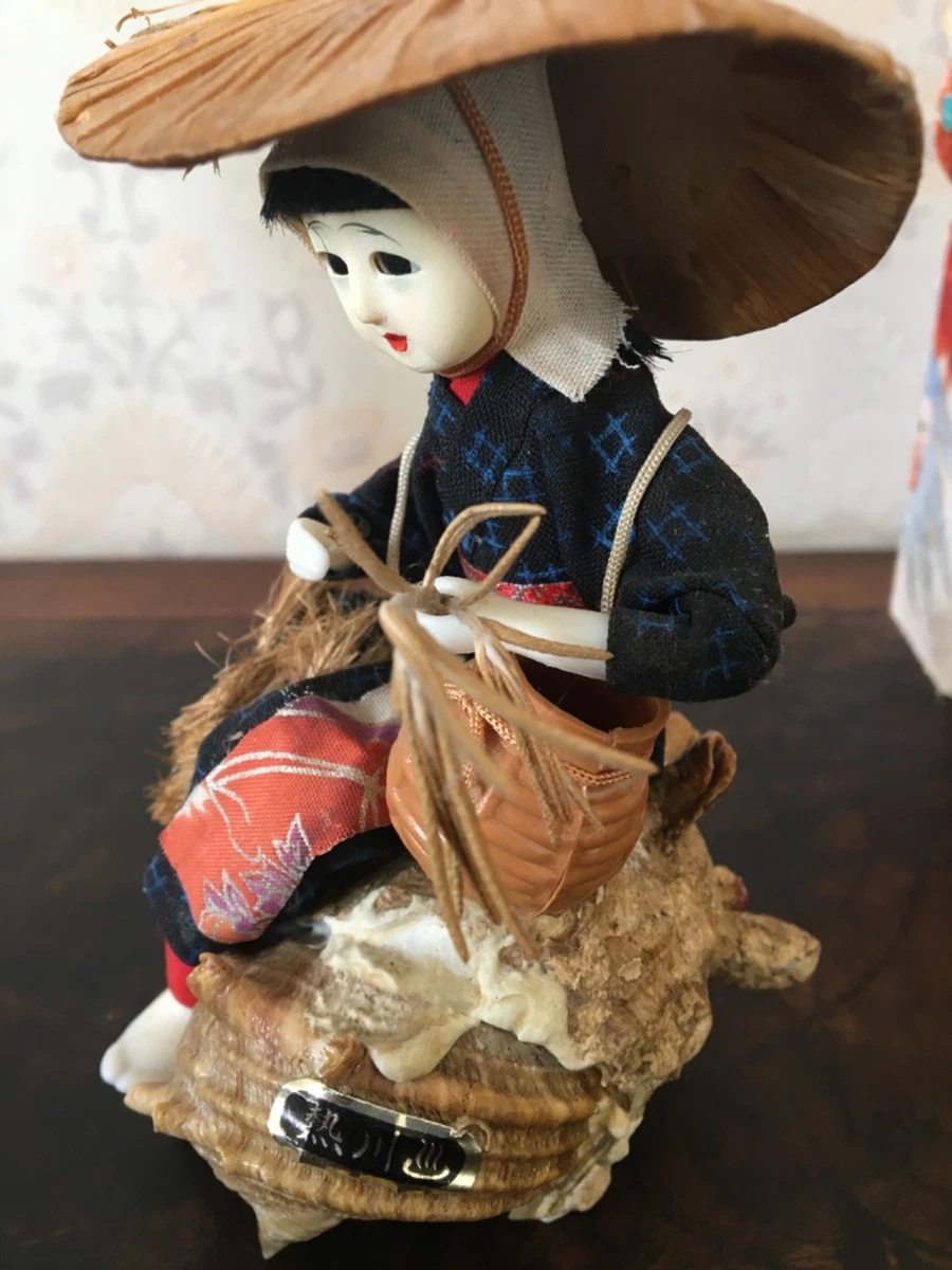 Poupée Japonaise ancienne, Seigneur en Costume de Cour sous Vitrine