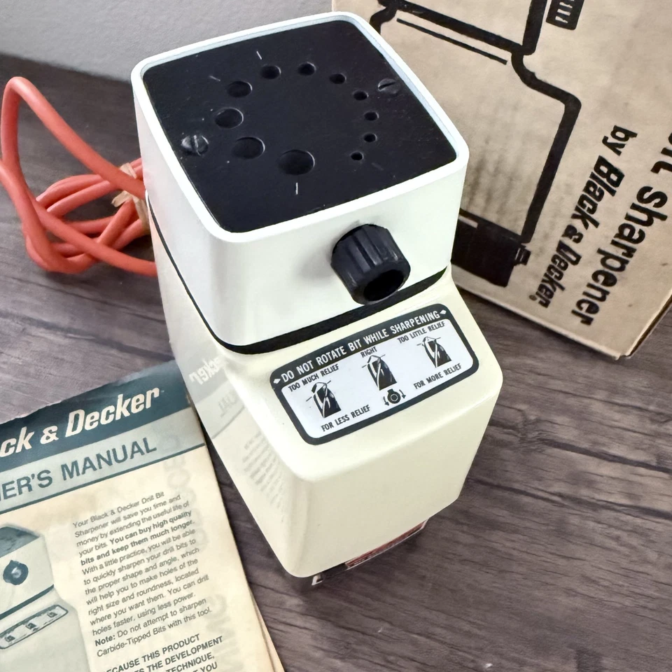 Afilador de brocas eléctrico vintage Black & Decker #7980 para brocas de 1/8"-3/8" Foto 3 de 4