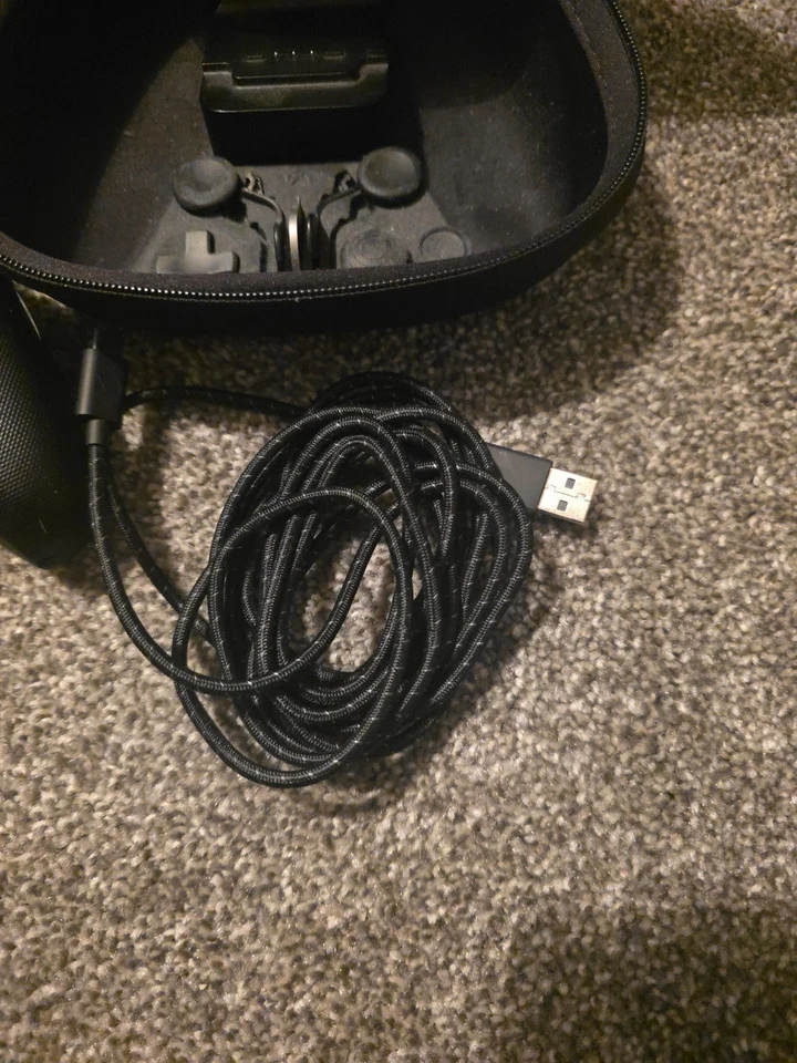 Xbox Elite Series 2 Wireless Controller With Case Boxed - Image 3 of 4