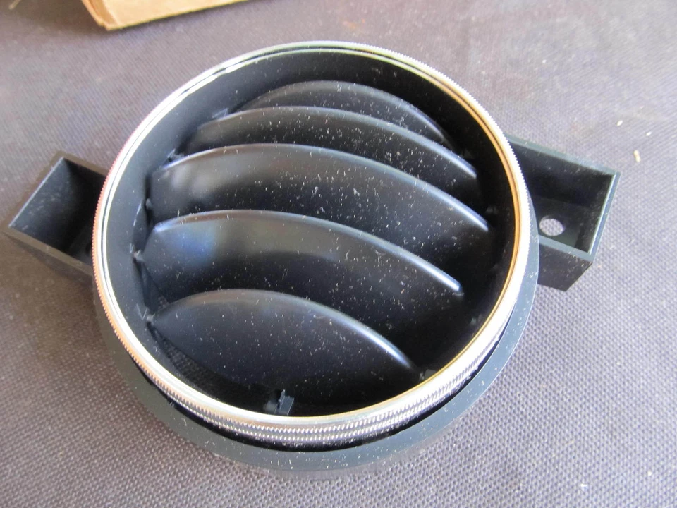 Новый из старых запасов дефлектор воздуховода вентиляционная решетка с кондиционером 1973 1974 Pontiac Tempest Grand Prix 485085 - Изображение 2 из 4