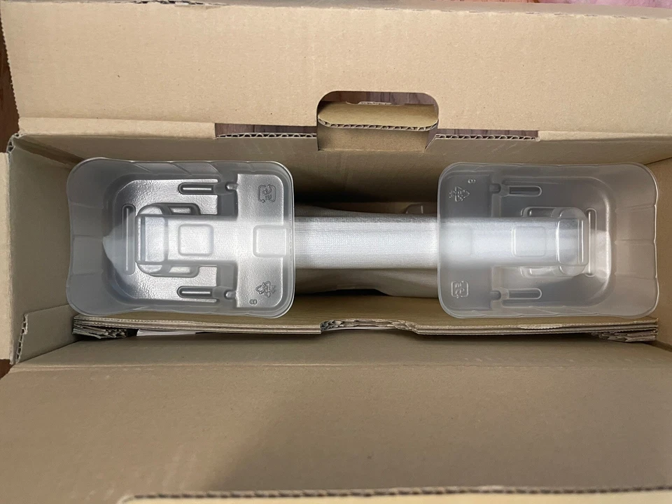 Panasonic Toughbook CF-C2CCAZXCM Convertible Laprtop Tablet PC WM7 Pro i5 VP New - Image 2 of 4