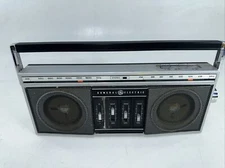 Classic Vintage General Electric AM/FM Portable Radio AC/DC Model 7-2450A WORKS!
