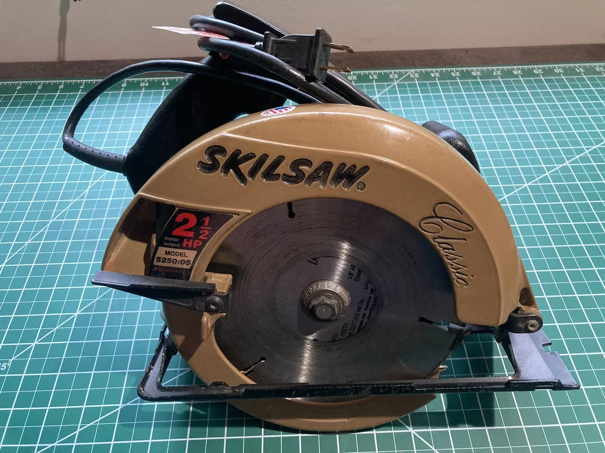 Skilsaw 7 1 4 circular saw 5250 05 Classic USA 2.5 HP Vintage Tool Barely Used
