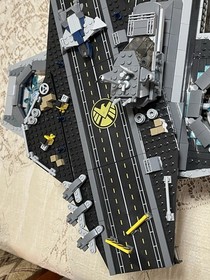 LEGO Marvel: The SHIELD Helicarrier (76042) 100% Complete w/Box Adult Owned