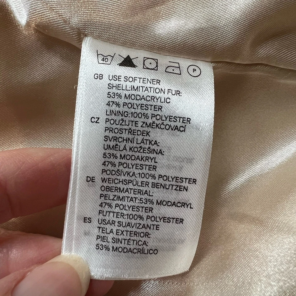 Colete Feminino H&M Divide Marfim Pele Sintética Tamanho 2 Crop Boho Festival Hippie - Imagem 4 de 4