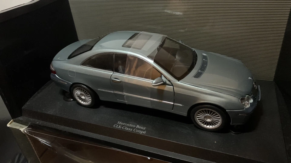 Kyosho Maßstab 1:18 Mercedes Benz CLK Klasse Coupe hellgrün 