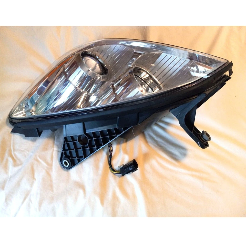 Faro HID lado izquierdo Saturn Outlook 2007-2010 OEM NECESITA ALGUNAS PIEZAS Foto 2 de 4