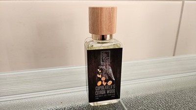 DUA Fragrances/The DUA Brand- CUPBEARER`S CITRON WOOD, ca. 28ml