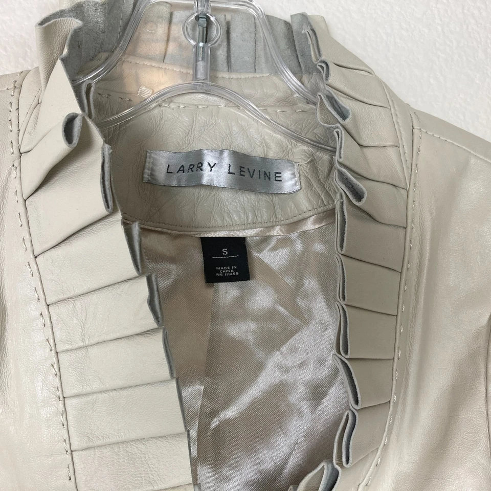 Chaqueta de cuero para mujer Larry Levine talla S gancho crema forrada en la parte delantera Foto 3 de 4