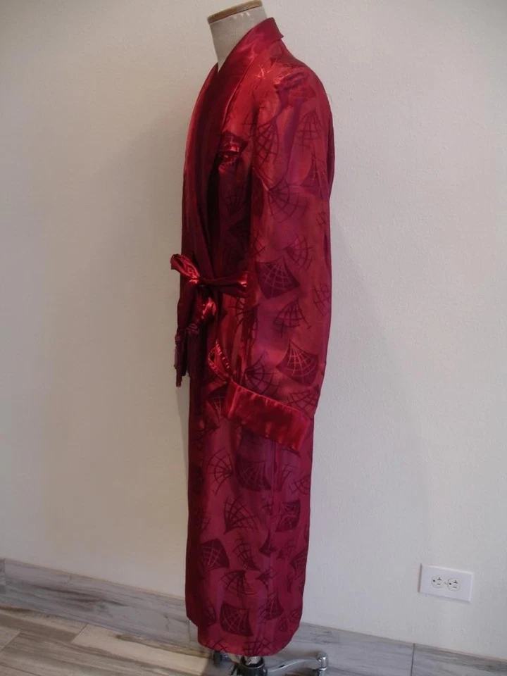 Men's sz M VTG 1940's Burgundy Satin SMOKING ROBE Dressing Gown Long Belted USA - Image 2 of 4