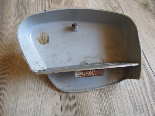 1962 HONDA C105 T C 105 TRAIL 55 SIDE COVER LEFT C1 - Picture 2 of 8