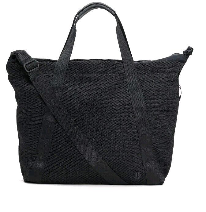 Lululemon Carry The Day Bag (Mesh) Black Tote Weekender XXL Lululemon Carry The Day Bag (Mesh) Black Tote Weekender XXL