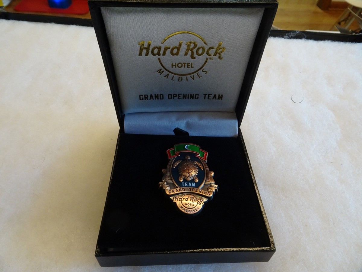 Hard Rock Cafe pin Maldives Hotel Grand Opening STAFF Team Turtle