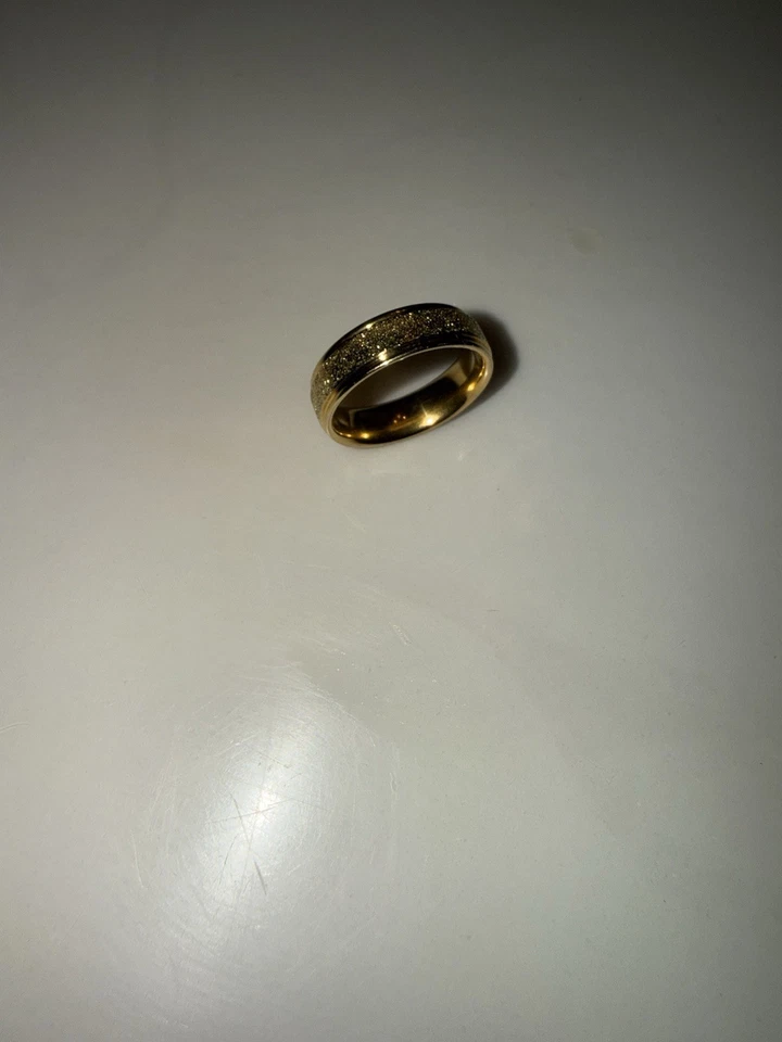 Anillo de hombre relleno de oro amarillo de 18k Foto 2 de 2