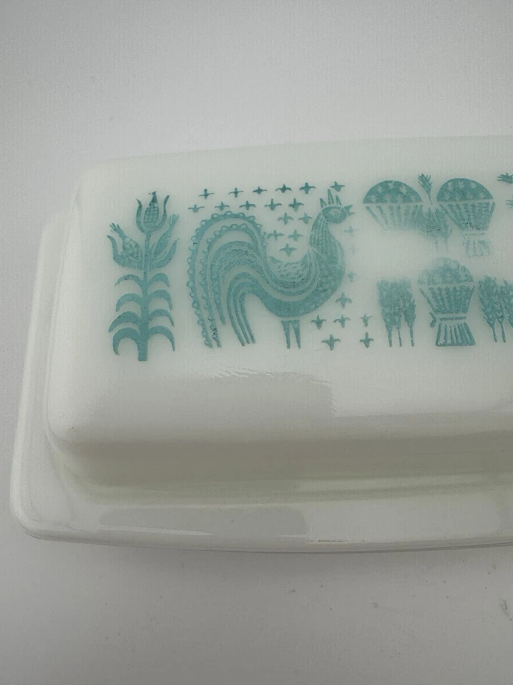 Pyrex Vintage Amish Butterprint Butter Dish Turquoise Blue On White with Lid - Image 4 of 4
