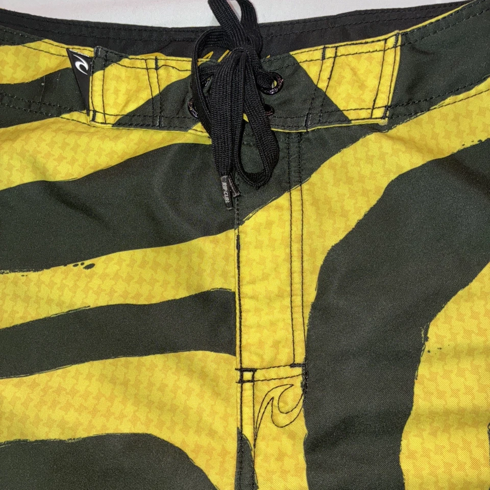 Rip curl Taylor Knox Signature Boardshort Y2K Rare Men’s Size 32 Surf Skate - Image 4 of 4