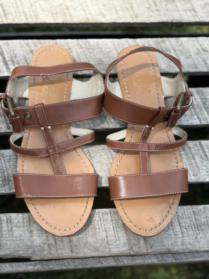 Sandalias Brooks Brothers de cuero marrón con tiras "B" con hebilla plana talla 6 extensiones Foto 3 de 4