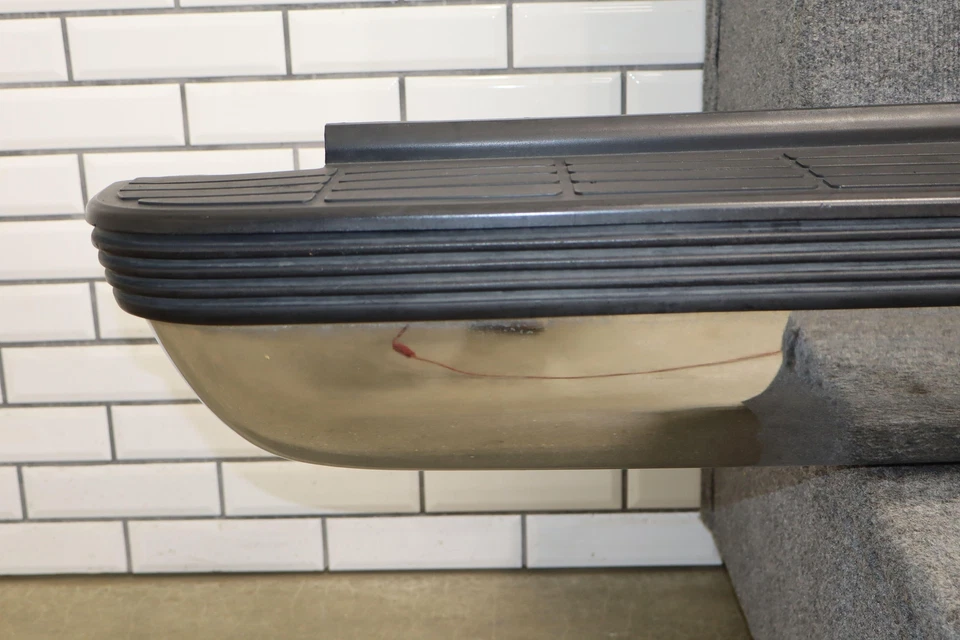 95-00 Chevy Tahoe OBS GMT400 Chrome Rear Bumper OEM - Image 4 of 4