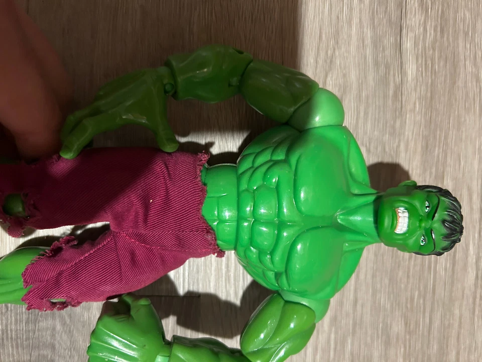 EL INCREÍBLE HULK 8-9" Marvel ToyBiz FAMOSAS COVERS SERIES AVENGERS LEGENDS Foto 2 de 4