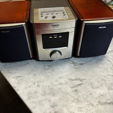 Phillips Mini Audio System MC 175 Bookshelf Stereo CD Player Two Speakers