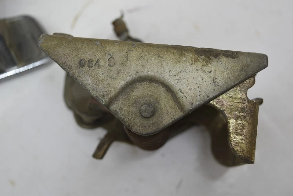 Gran Torino Sport LH 1972 conjunto de puerta del conductor OEM 72 GTS manija de cierre de bloqueo Foto 4 de 4