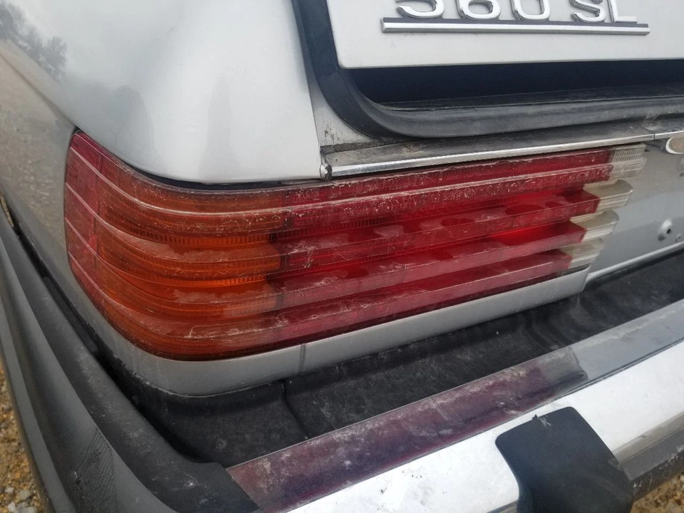 89 1989 MERCEDES BENZ 560SL TAIL LIGHT LAMP LEFT DRIVER - Image 3 of 4