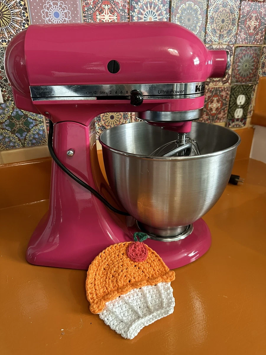 KitchenAid Artisan stand mixer in hot pink