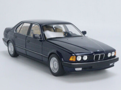希少 1/18 BMW 730i ミニチャンプス(MINICHAMPS) E32 MINICHAMPS, SKALA 1:18 BMW serii 730i E32 1986 Odlewany