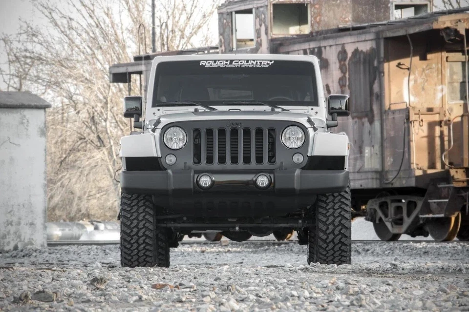 Rough Country 2.5" Lift Kit with N3 Shocks for 07-18 Jeep Wrangler JK 2 Door 4WD Foto 2 de 4