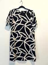 Ann Taylor Navy Blue And White Floral Short Sleeve Shift Dress Size S