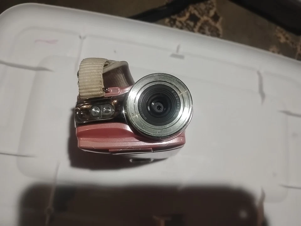 DXG 566V HD Camcorder 5MP Sensor Uses SD Card No Cord Pre-owned - Image 4 of 4