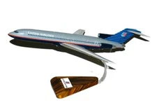 United Airlines Boeing 727-200 Battleship Desk Display Model 1/100 SC Airplane