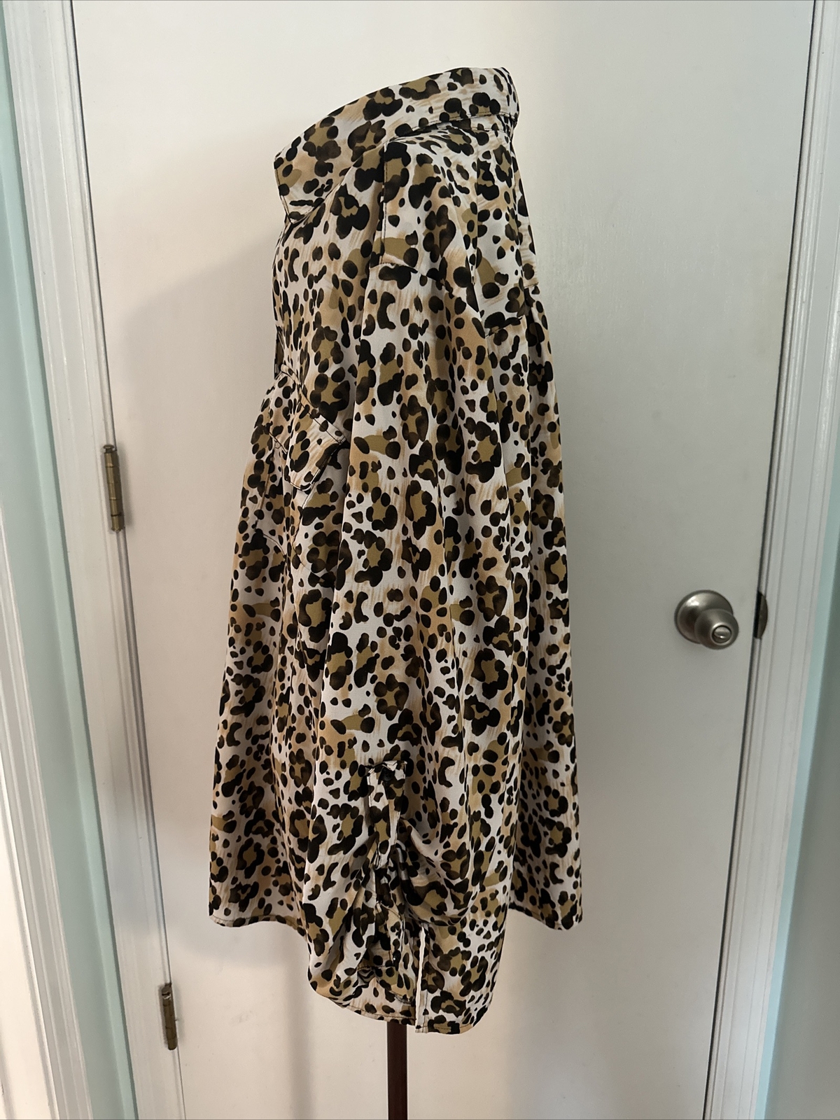 elementz 3X leopard pattern long sleeve blouse - image 3