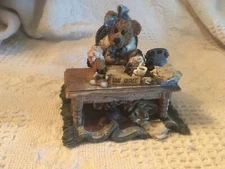 Boyds Bear - Ms Grizz...Monday Morning 